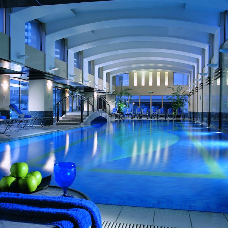 เซี่ยงไฮ้ เซ็นเตอร์ เซอร์วิซ อพาร์ตเมนต์ Aparthotel ภายนอก รูปภาพ